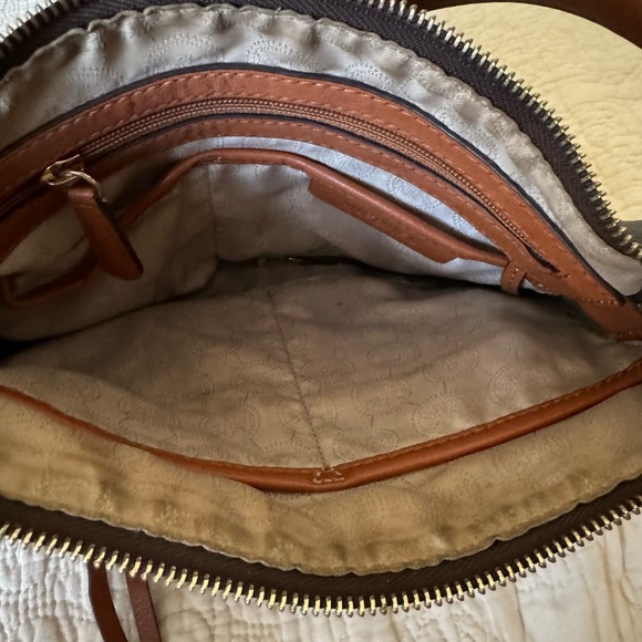 Michael Kors Monogram Signature 2-tone Brown Shoulder Bag w/ Hang Tag Logo Charm - Picture 6 of 10